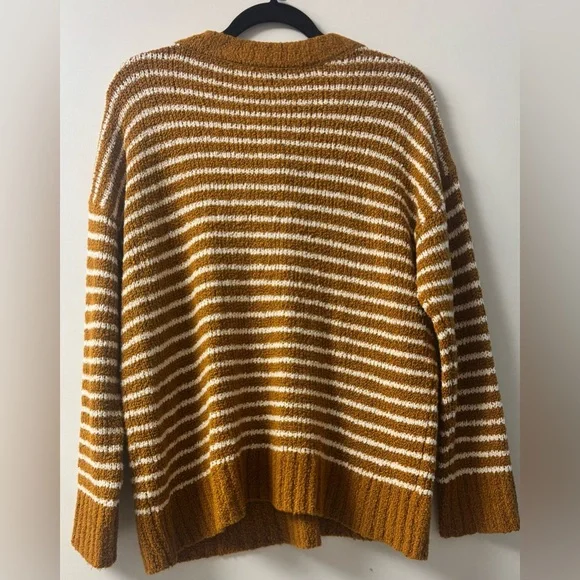 NWOT American Eagle Henley Striped Oversized Sweater - Size Medium - Picture 3 of 3